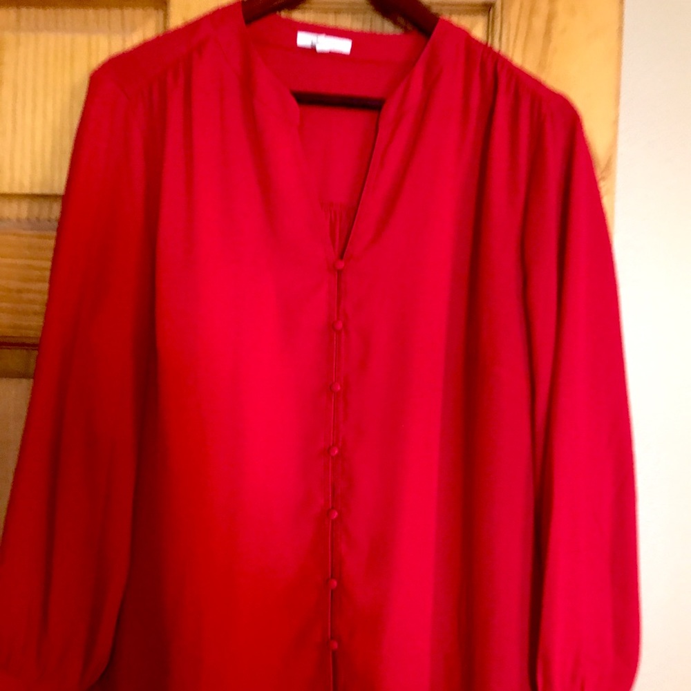 Adorable red bubble sleeve dress shirt